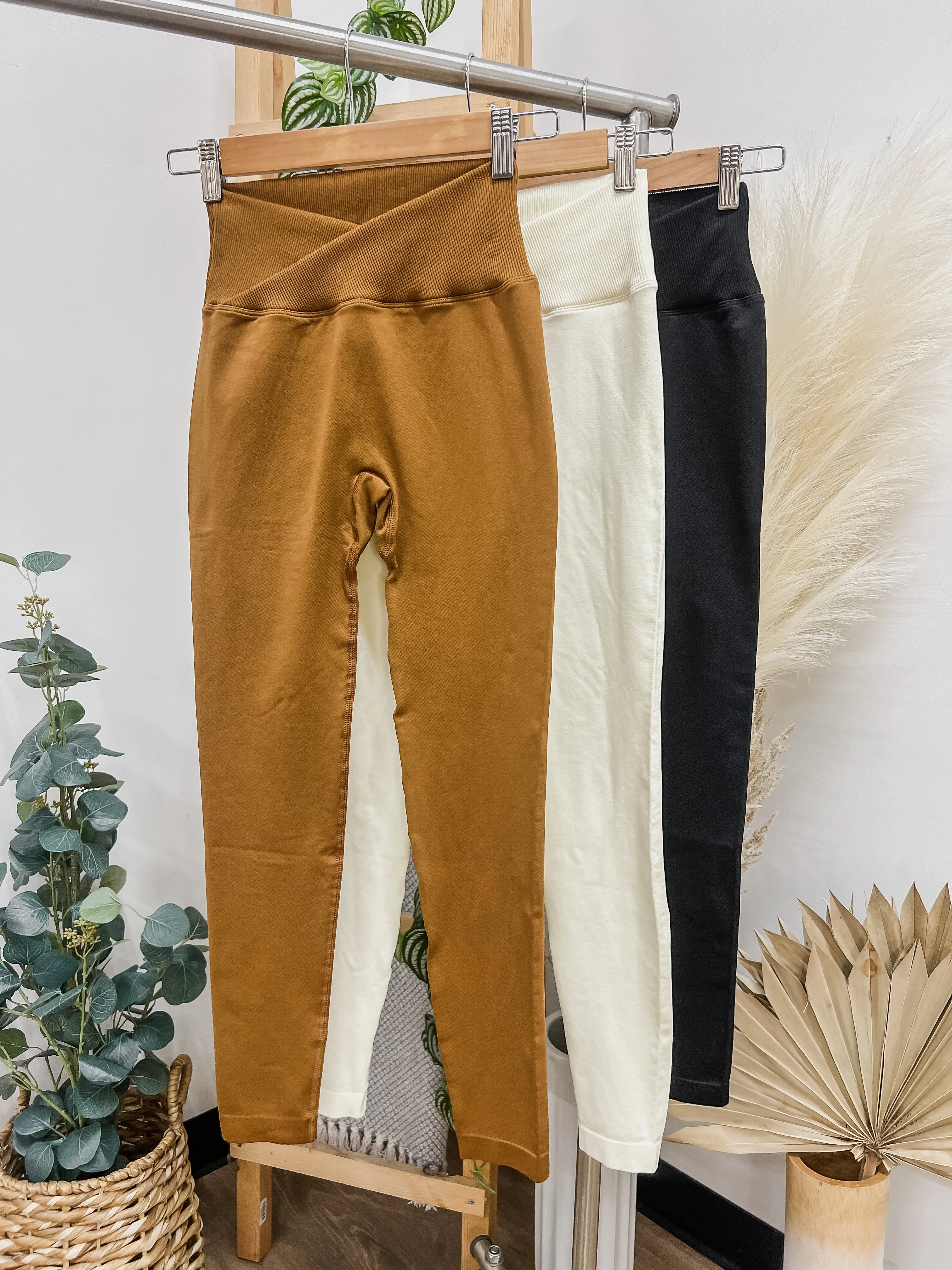 Perfect Peach Crossover Waist Leggings